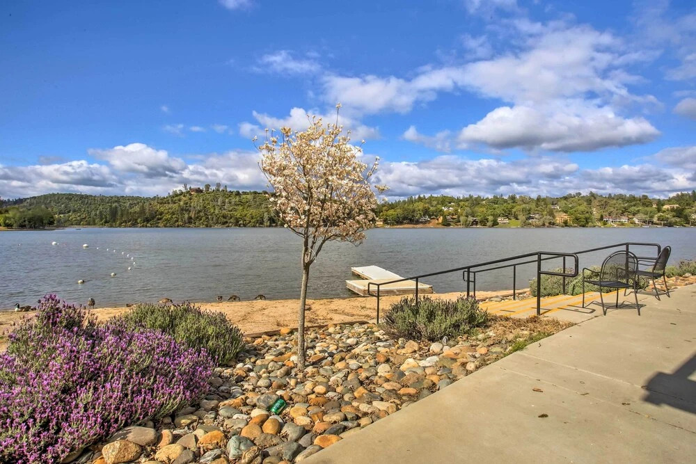 Access to Pine Mountain Lake: Family Cabin w/ Deck