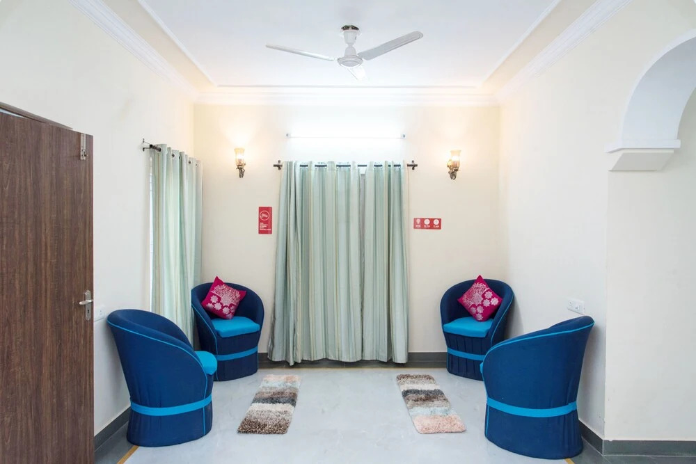 OYO 10949 Home Mount View 3BHK Villa Goverdhan Vilas