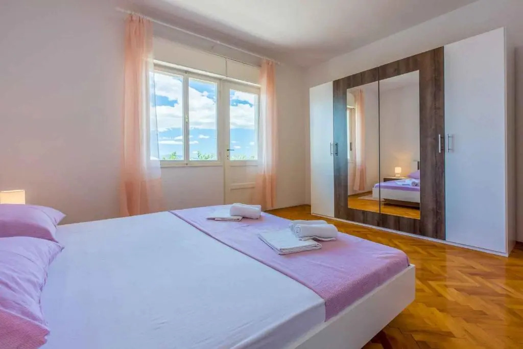 Apartment in Novi Vinodolski 39111