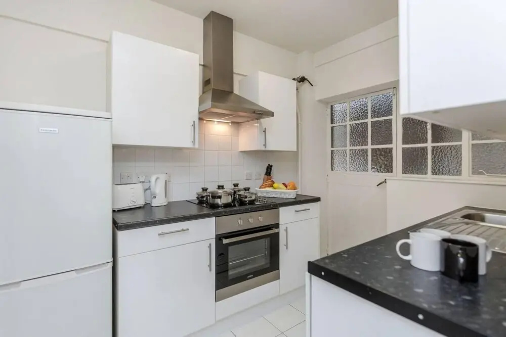 1 Bedroom Apartment in Chelsea - 43