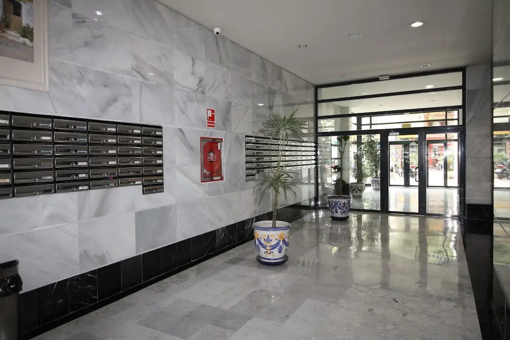 2F MTR - Marbella Temporary Rent 3bedrooms Old Town