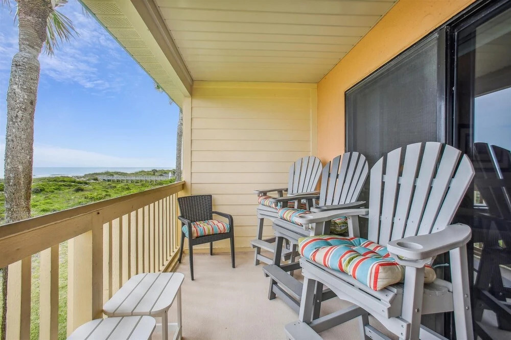 Oceanfront Bliss: Night of Lights Getaway!