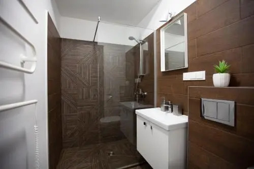 Oak house apartments