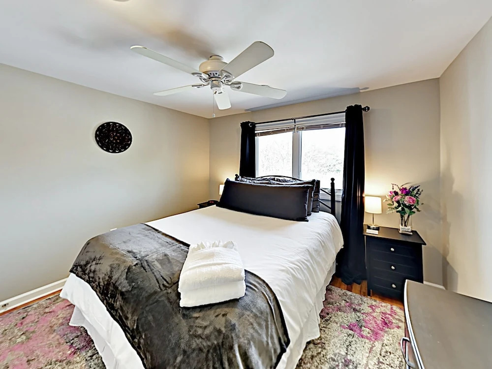 E Bolton Apartment Unit C - 2 Br Townhouse