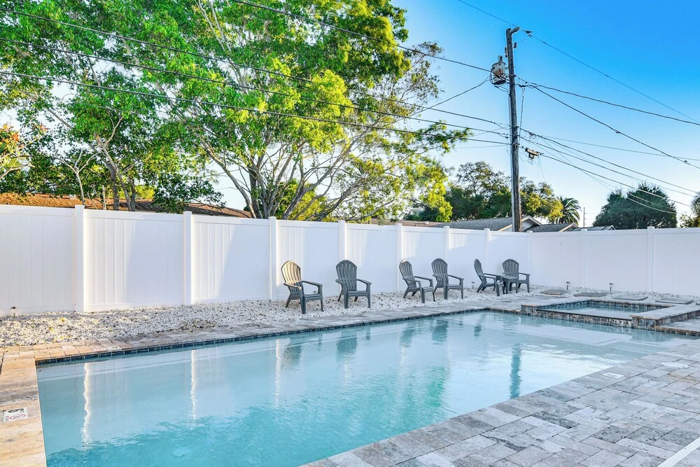 Private Hot Tub: Breezy Seminole Stay!