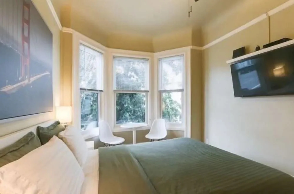 Mission Dolores Suite 1 Bedroom Condo by Redawning