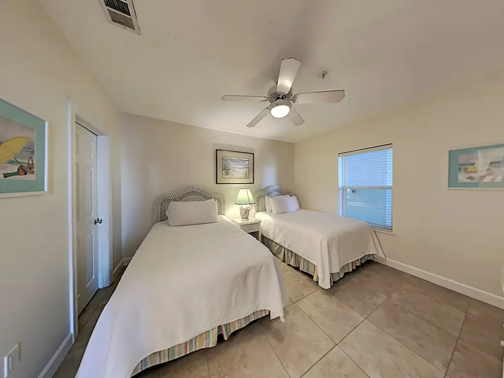 Pavilion Palms 104C by Newman-Dailey