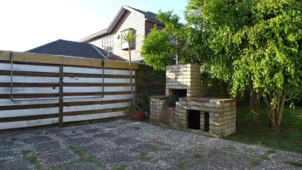 ARent - Serviced House - 7 Rangiatea Road