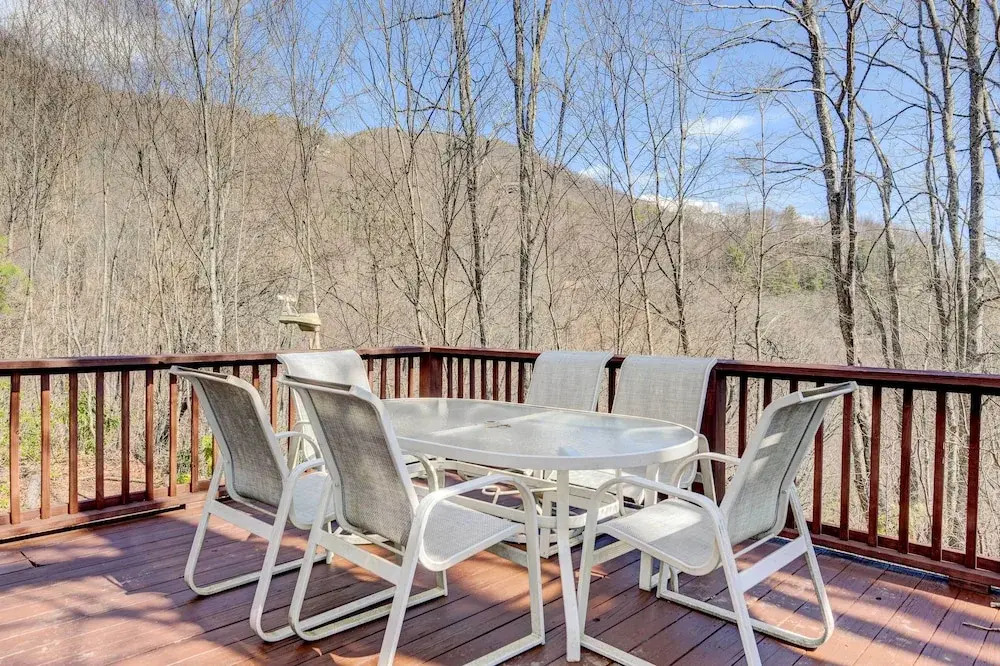 Hot Tub, Decks & More! Serene Maggie Valley Home