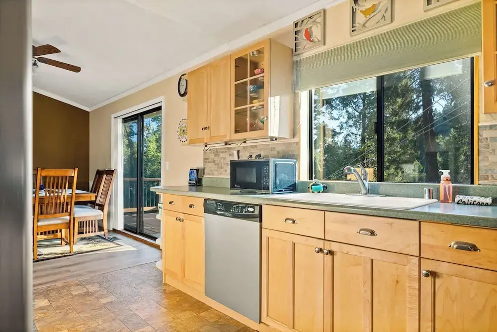 The Leehive Near Lake Arrowhead Village