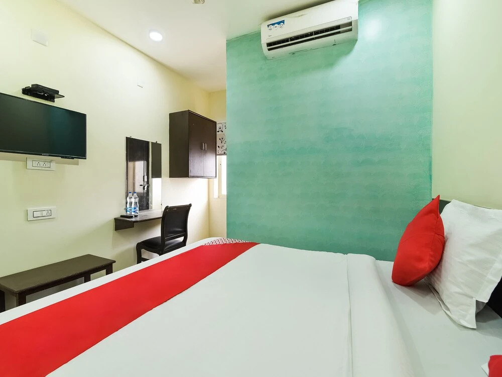 OYO 40717 Sai Priya Residency
