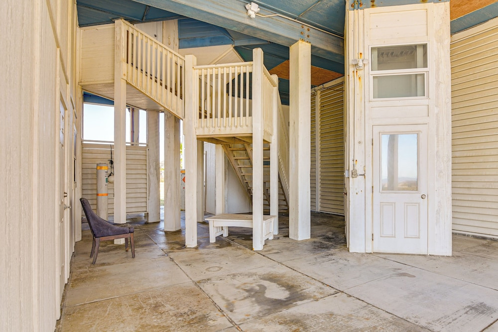 Steps to Sand: Spacious Crystal Beach Home w/ View
