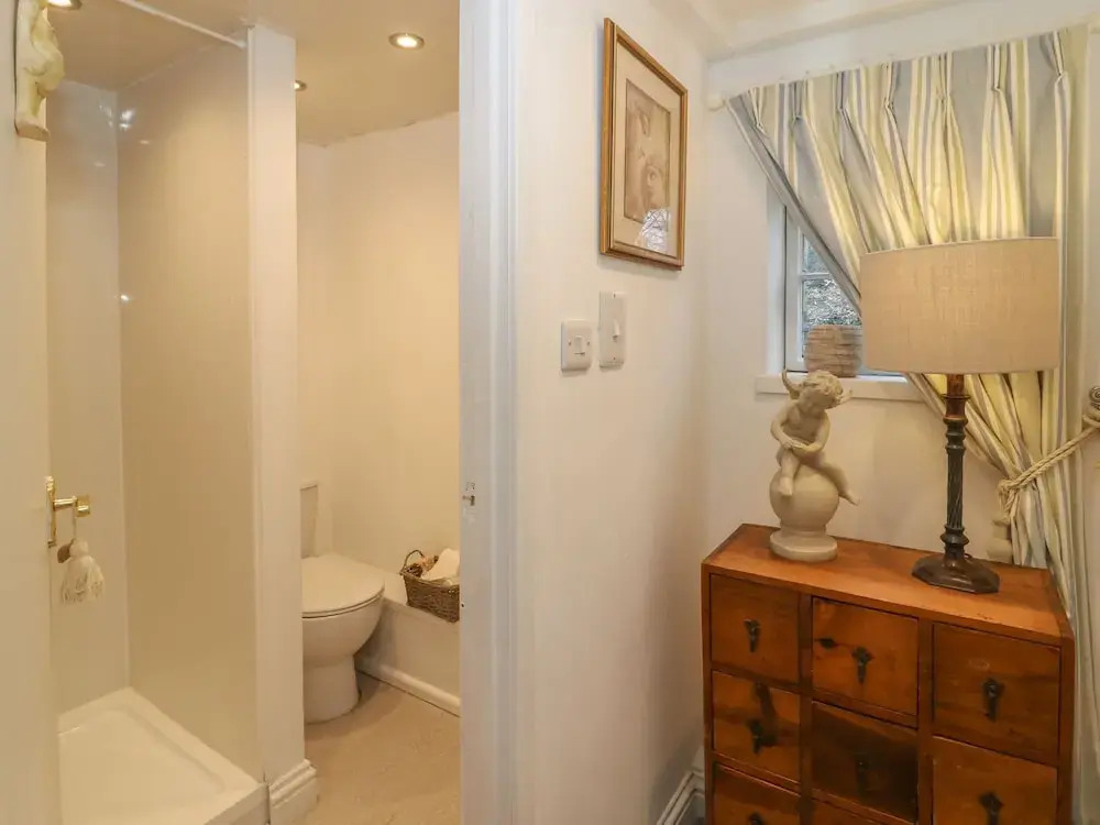 The Hideaway at No 8