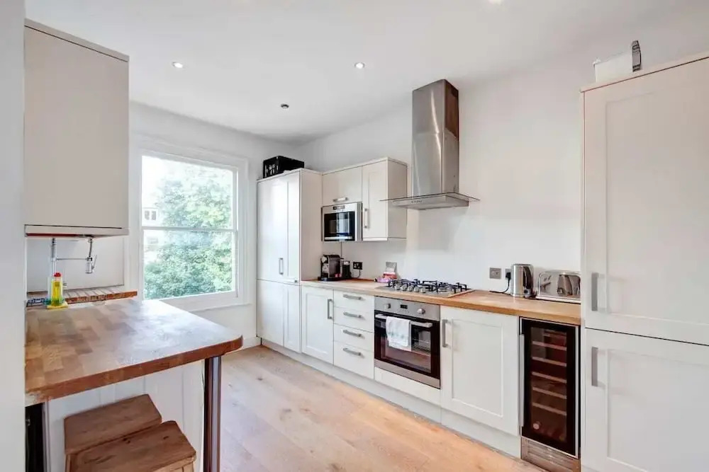 Elegant 2 Bed Apt in Kensington Olympia