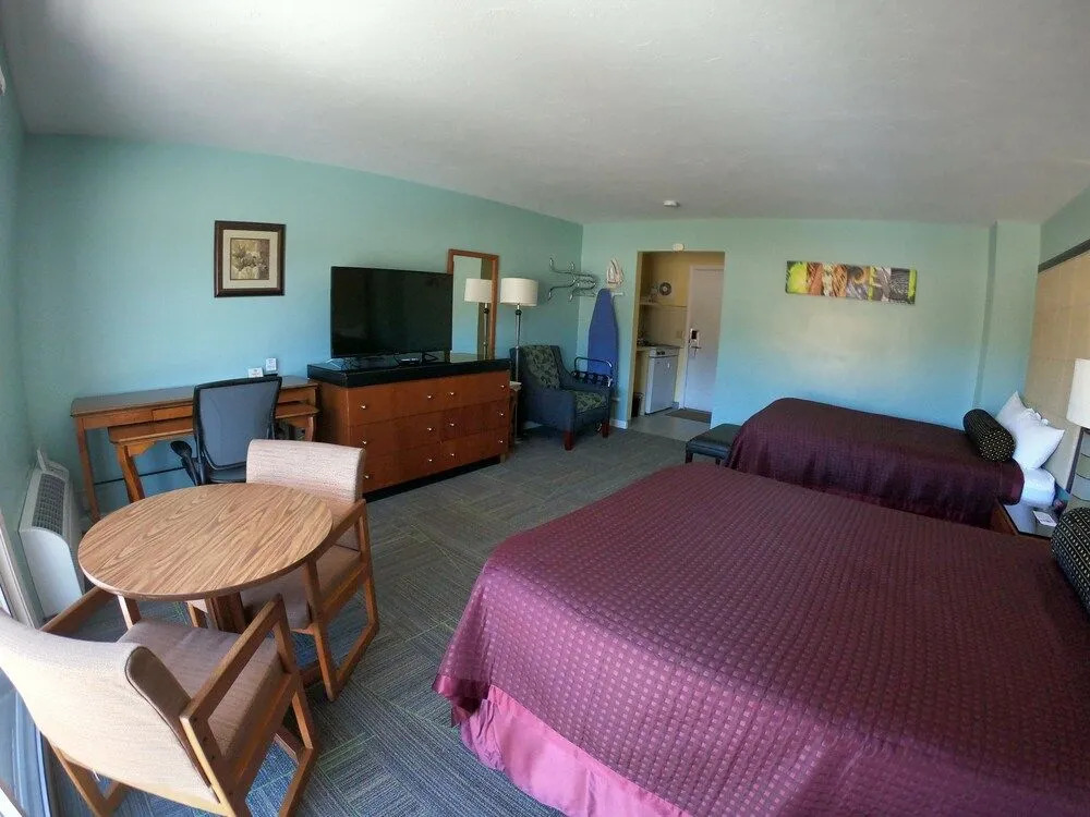 Copper Lantern Motor Lodge