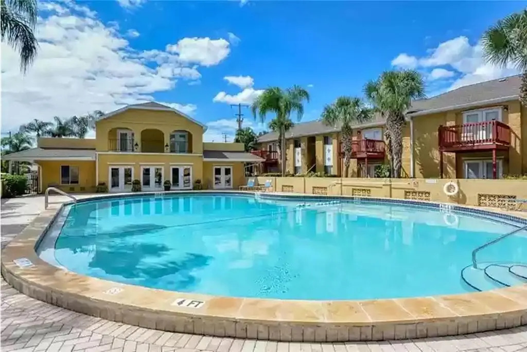 Lovely 3 Bedroom Condo On Golf Course