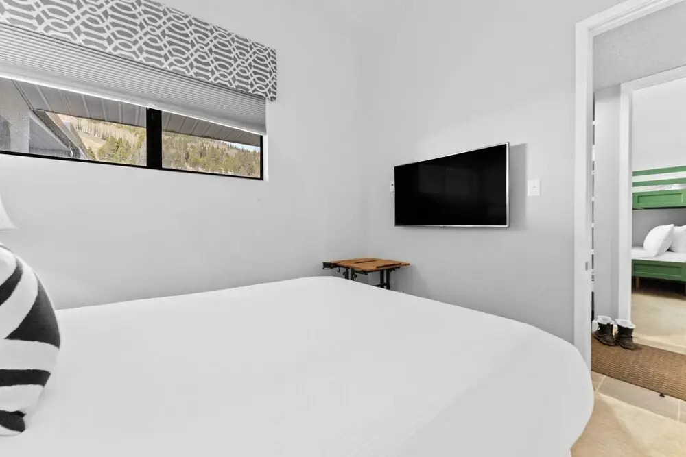Snowbridge Square #f206
