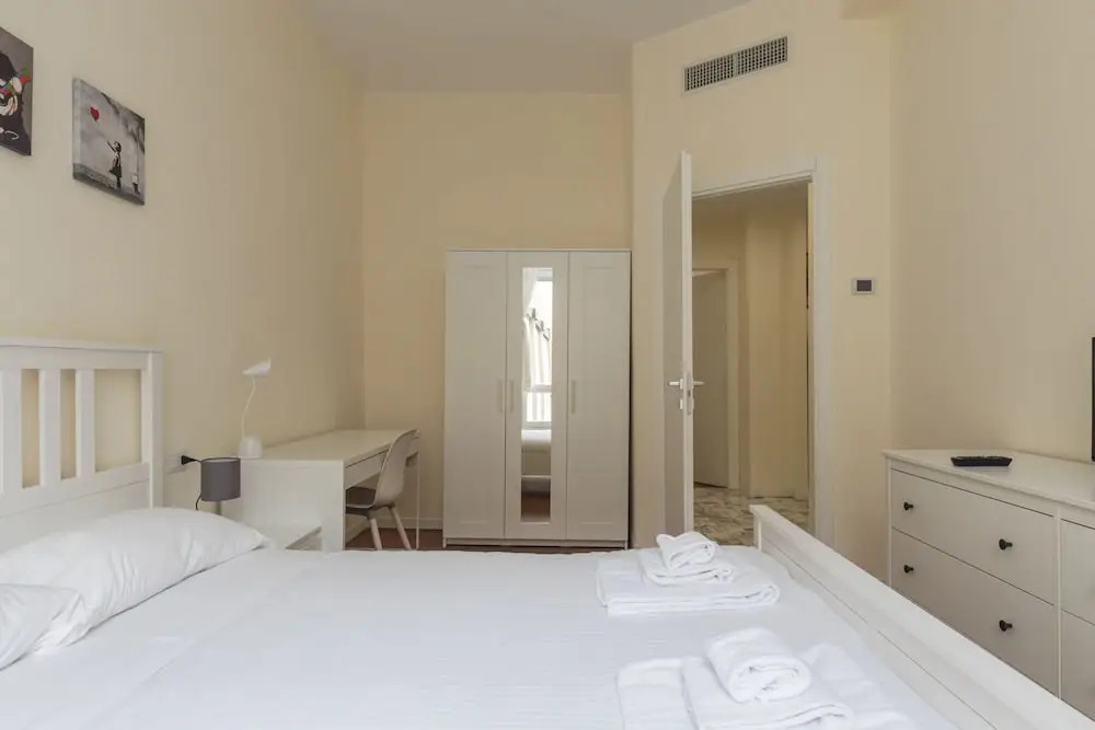 JOIVY Modern 2bed flat with balcony, 250m from M5 Foppa and M2 Sant'Agostino
