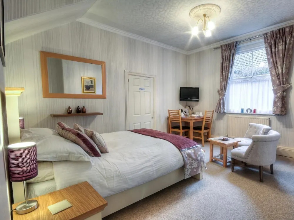 Brooklands Lodge - Bed & Breakfast
