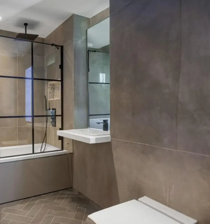 Charming 2 Bedrooms Apartment in London