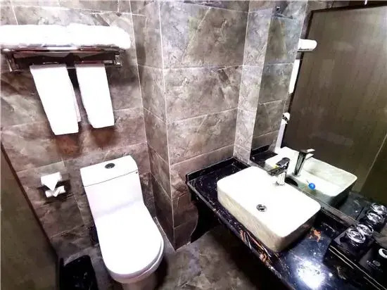 Zhangye Xilaishun Holiday Hotel (Railway Station No.1 Middle School)
