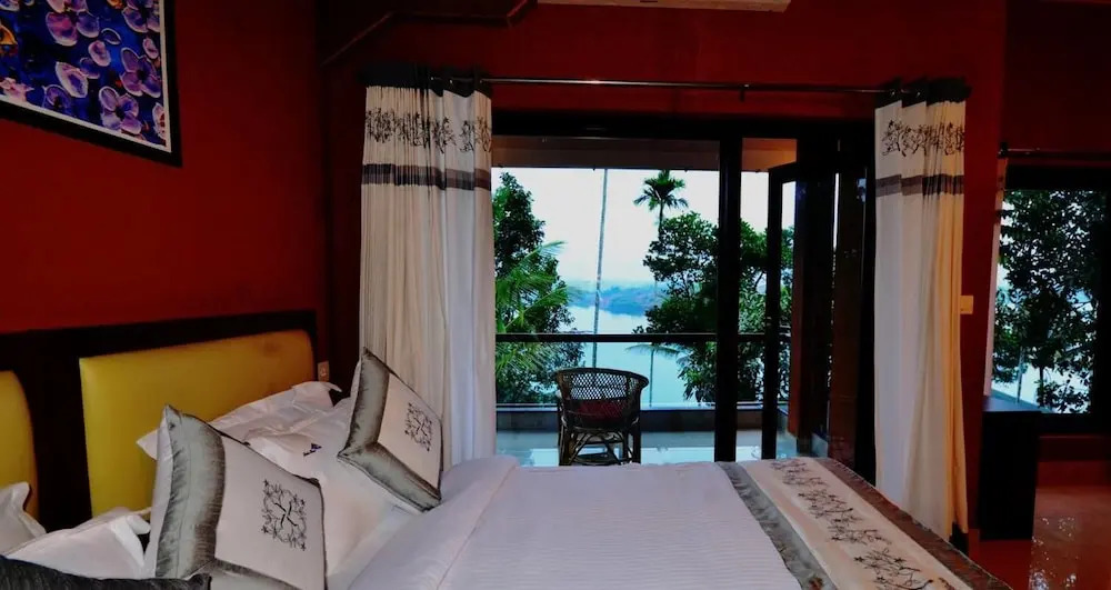 LakeRose Wayanad Resort - Superior lake view