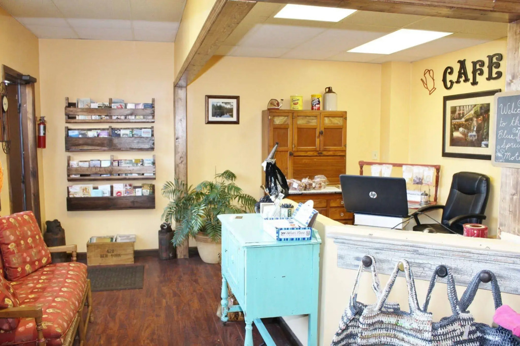 Blue Spruce Motel