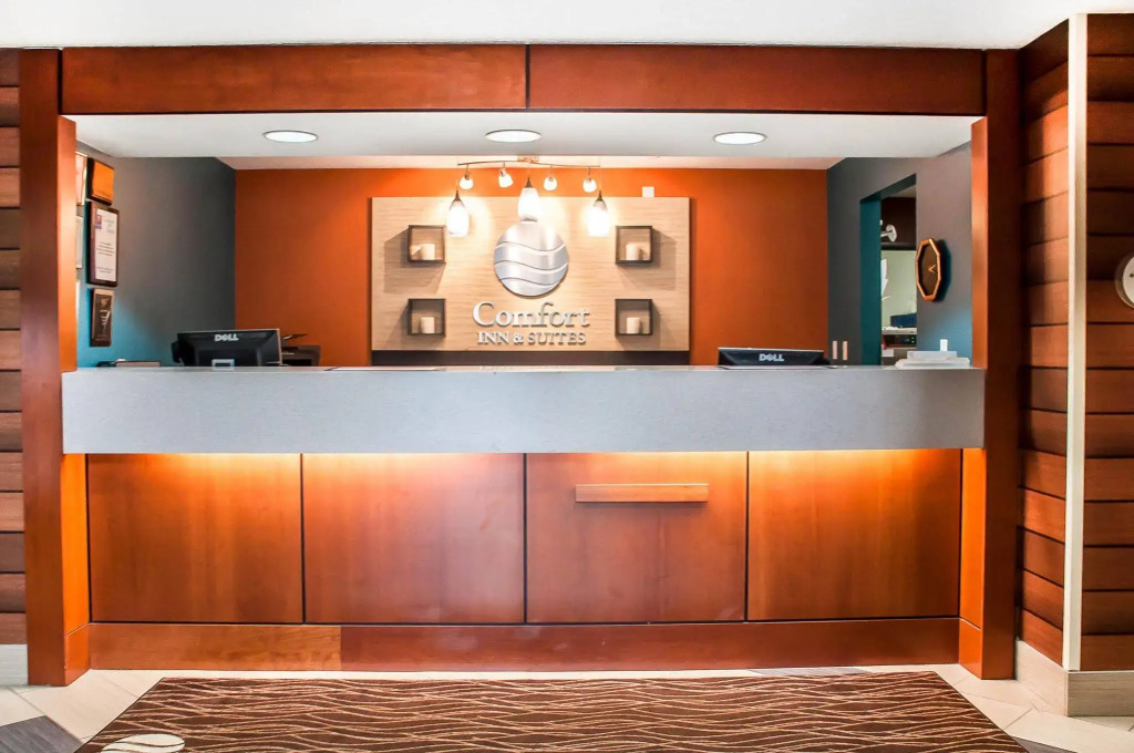 Comfort Inn & Suites Hamburg - Buffalo South