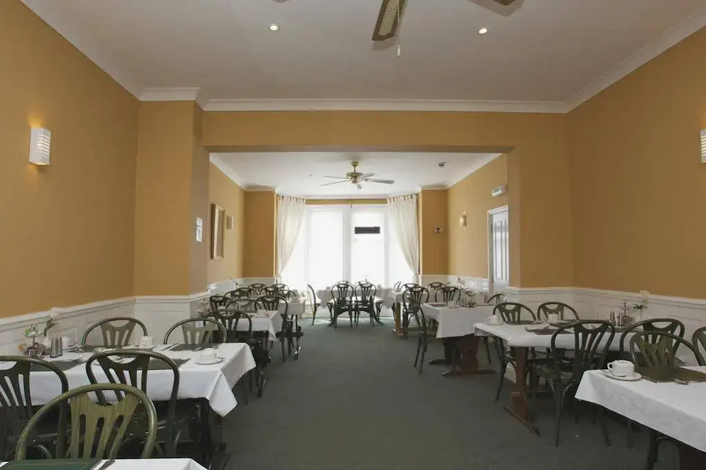 All Seasons Lodge Hotel