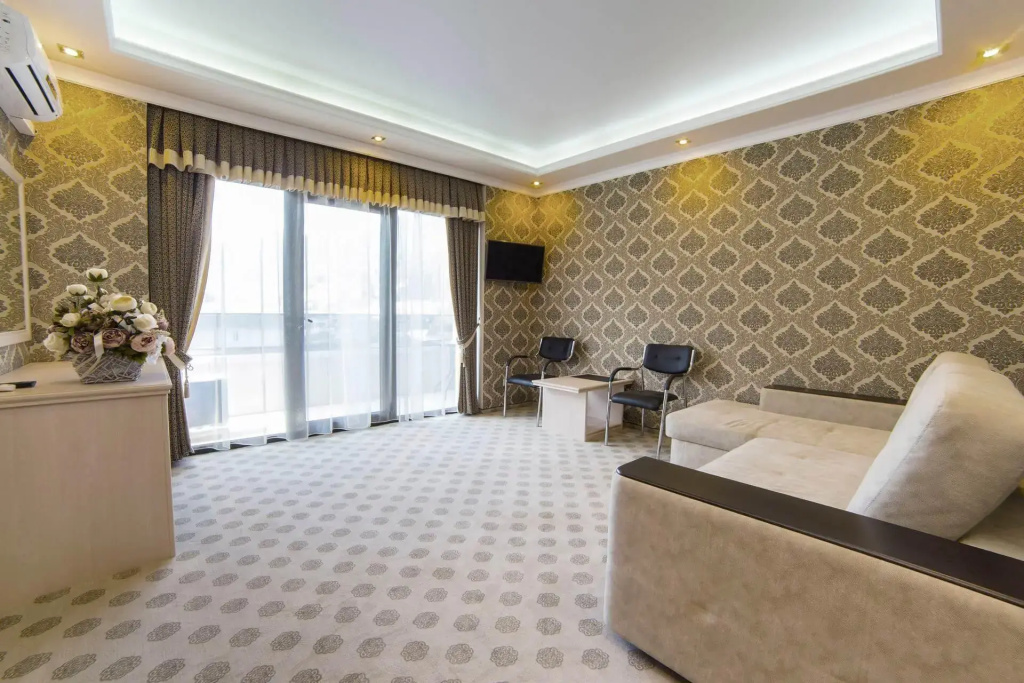 Grand Hotel (Гранд)