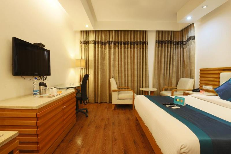 FabHotel Altus