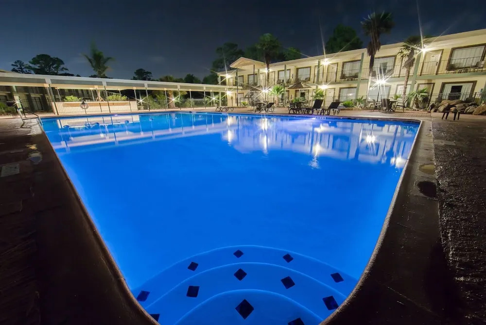 Hotel Monarchy & Suites