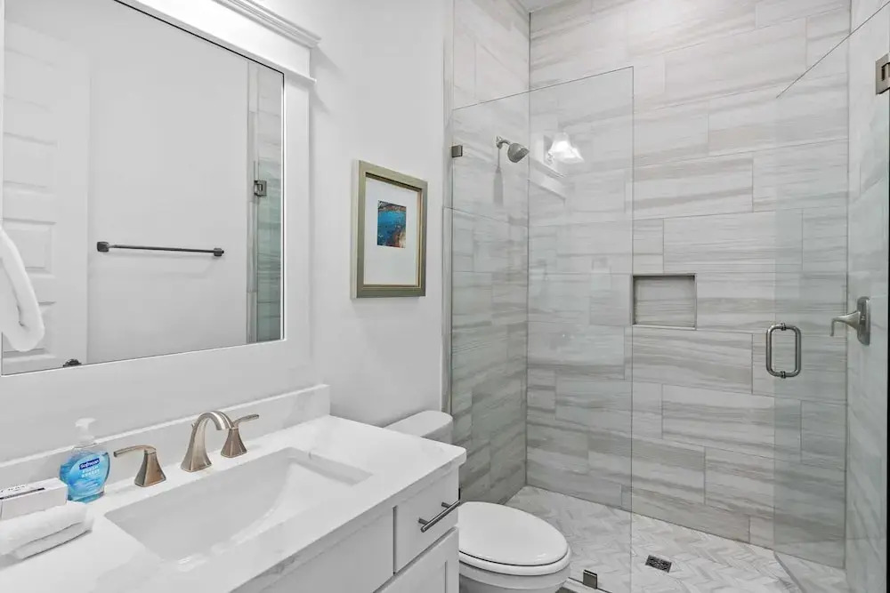 Sleeps 20 2 Homes, 9bdr, Arcade Walk to Blue Mountain Beach Access & Eats
