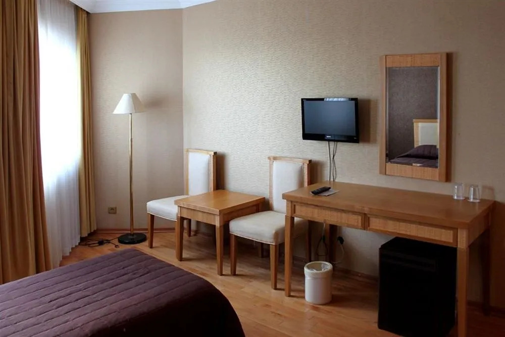 Rena Hotel