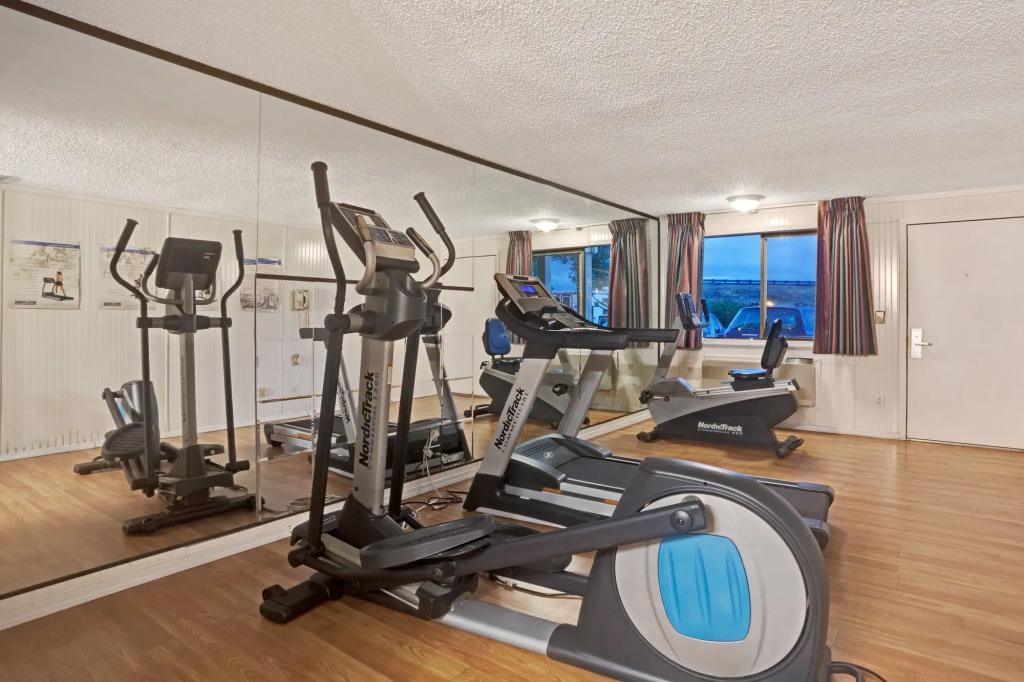 Howard Johnson Inn - Kent