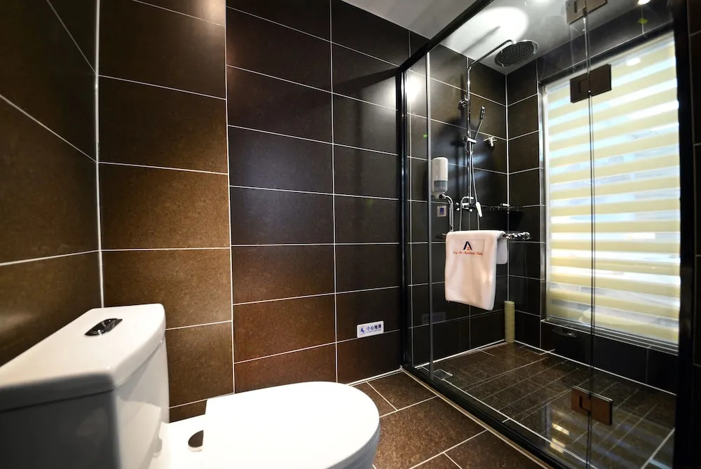 Nice Seven Days Boutique Hotel