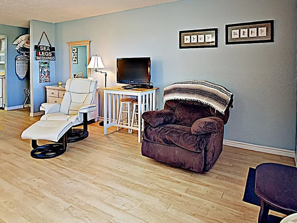 121 Sea Breeze Smooth Sailing - One Bedroom Condo