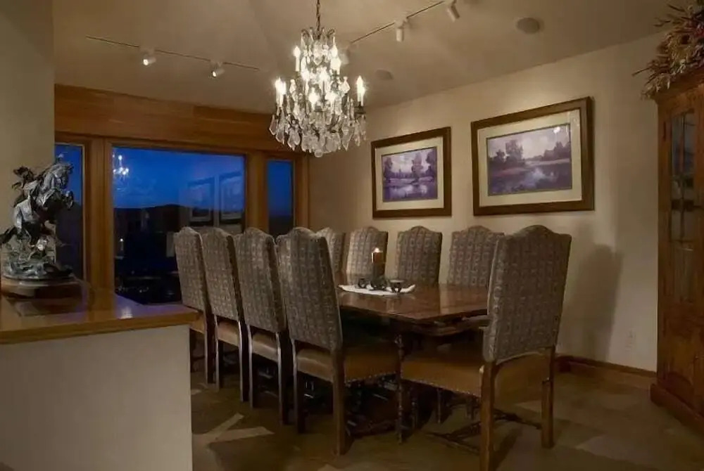 Baby Doe Chateau - 6 Bedrooms Home