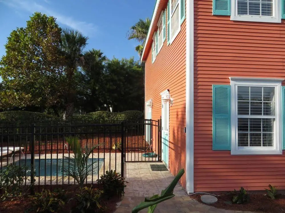 Oceanview Cottage by Beachcomber