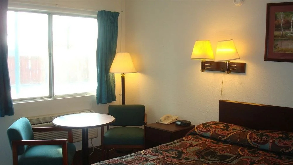 Travelinn Dekalb