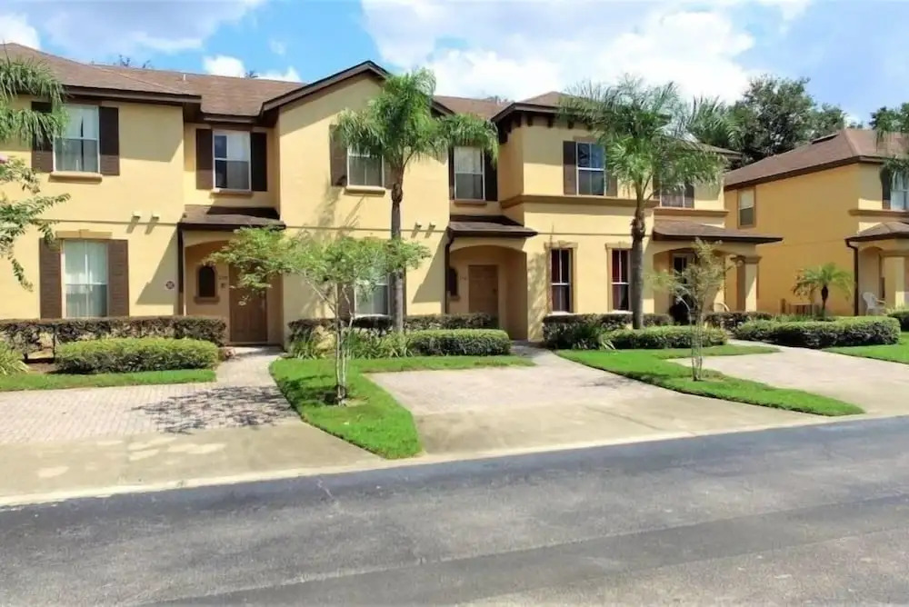 218rp 4 Bedroom Townhouse by Redawning