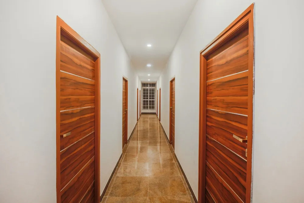 Hotel Cresant Park by OYO Rooms
