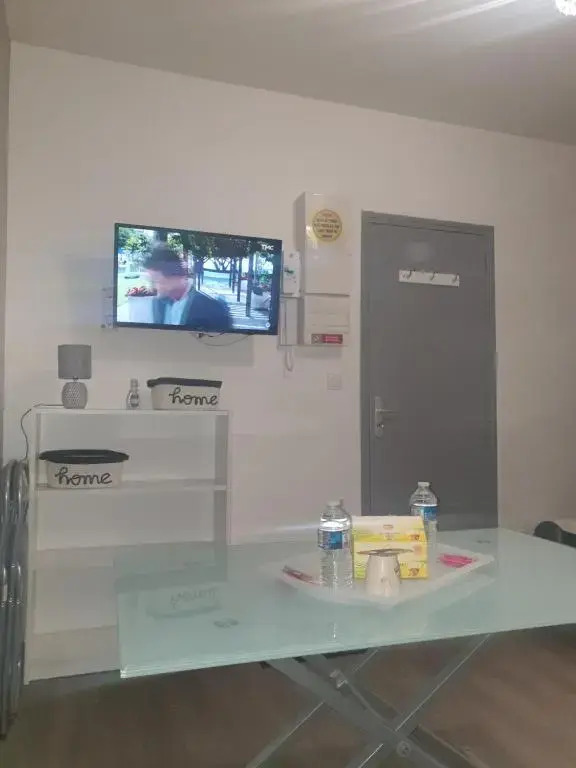 studio meublé au RDC , proche lac
