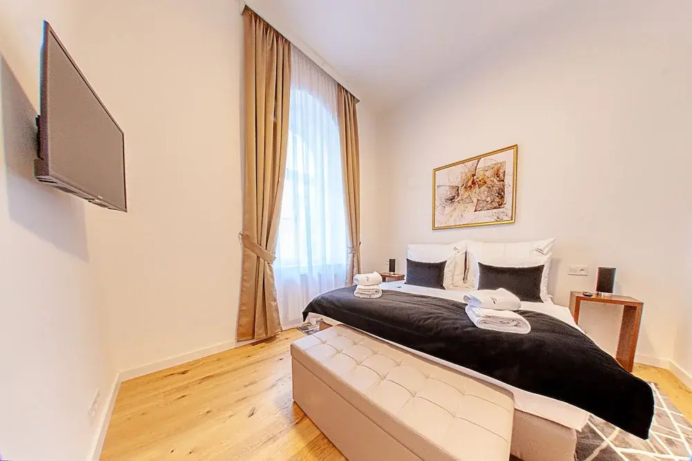 Gold Residence
