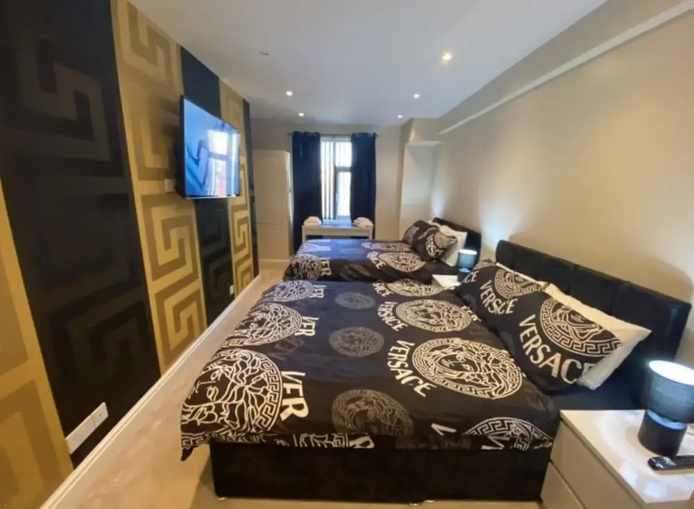 Gold Apartment