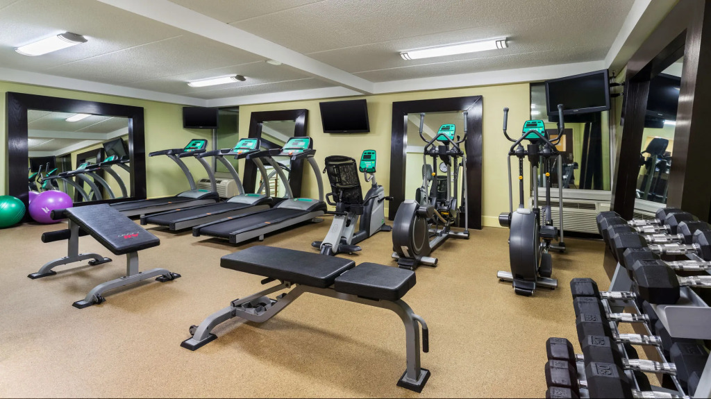 Holiday Inn Express Charleston-Civic Center by IHG