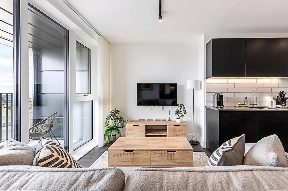 Sky-High Studio with Stunning Views
