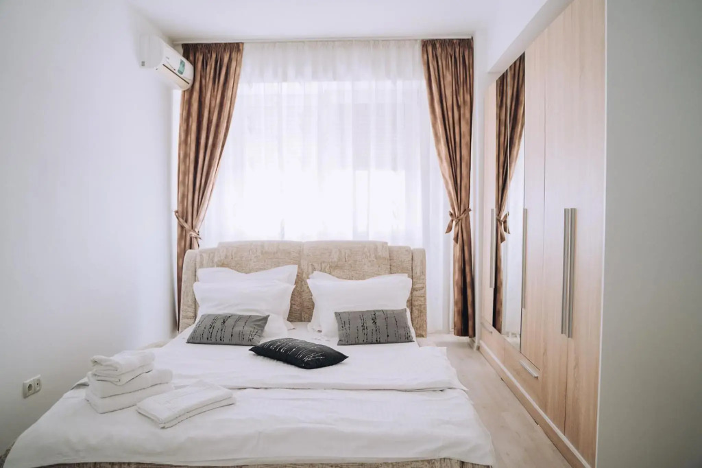 Class DeLuxe Apartments