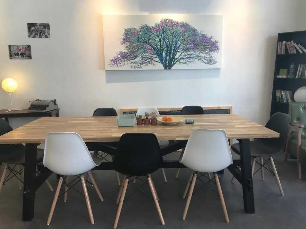 Folk Poshtel Asok