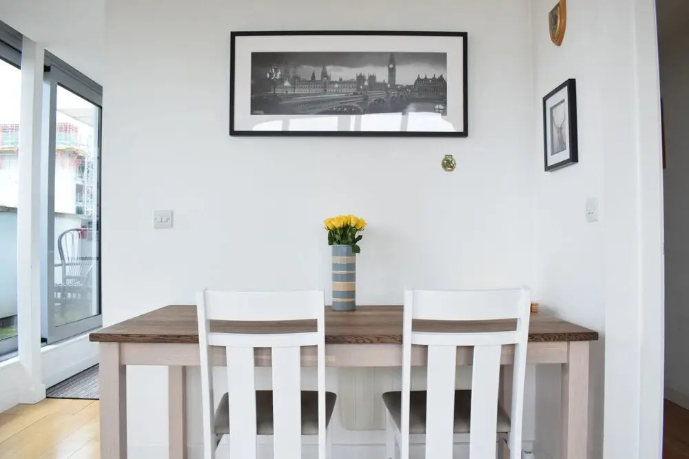 Bright 1 Bedroom Flat in Limehouse
